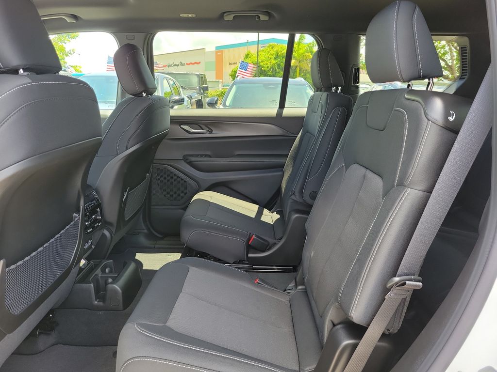 2026 Jeep Grand Cherokee Laredo X - photo 17