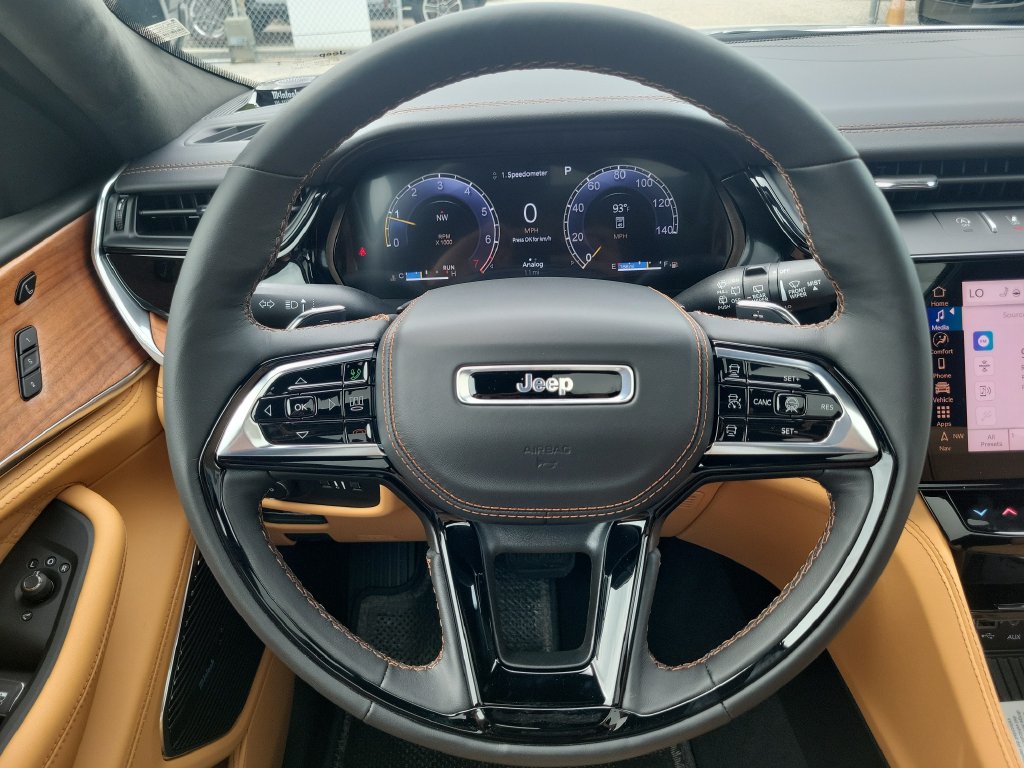 2027 Jeep Grand Cherokee Summit - photo 21