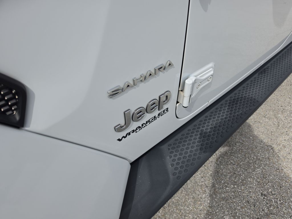 2018 Jeep Wrangler Unlimited Sahara - photo 10