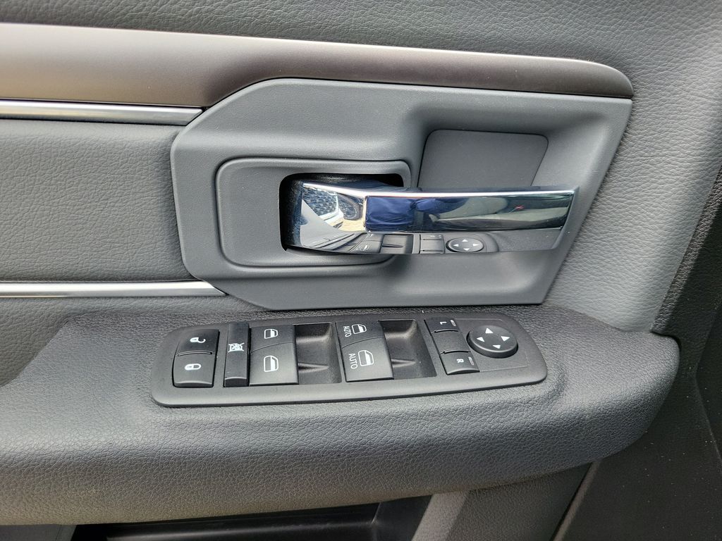 2024 Ram 1500 Classic SLT - photo 21