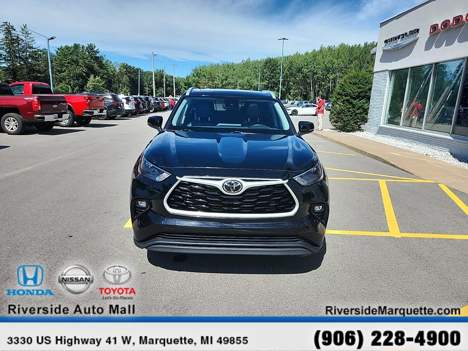 Used 2023 Toyota Highlander XLE with VIN 5TDKDRBH7PS045352 for sale in Iron Mountain, MI