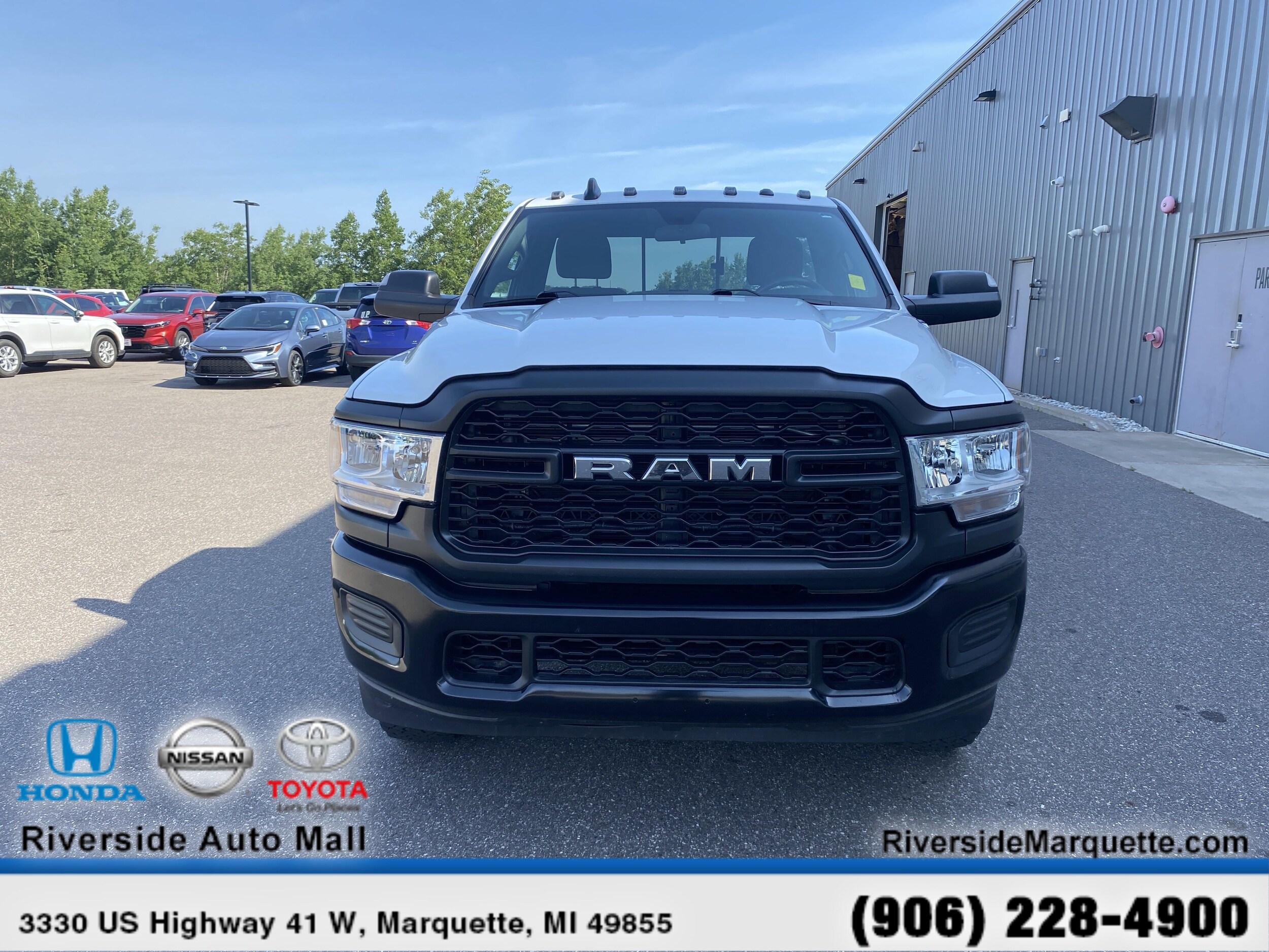 2022 Ram 2500 Tradesman photo 2