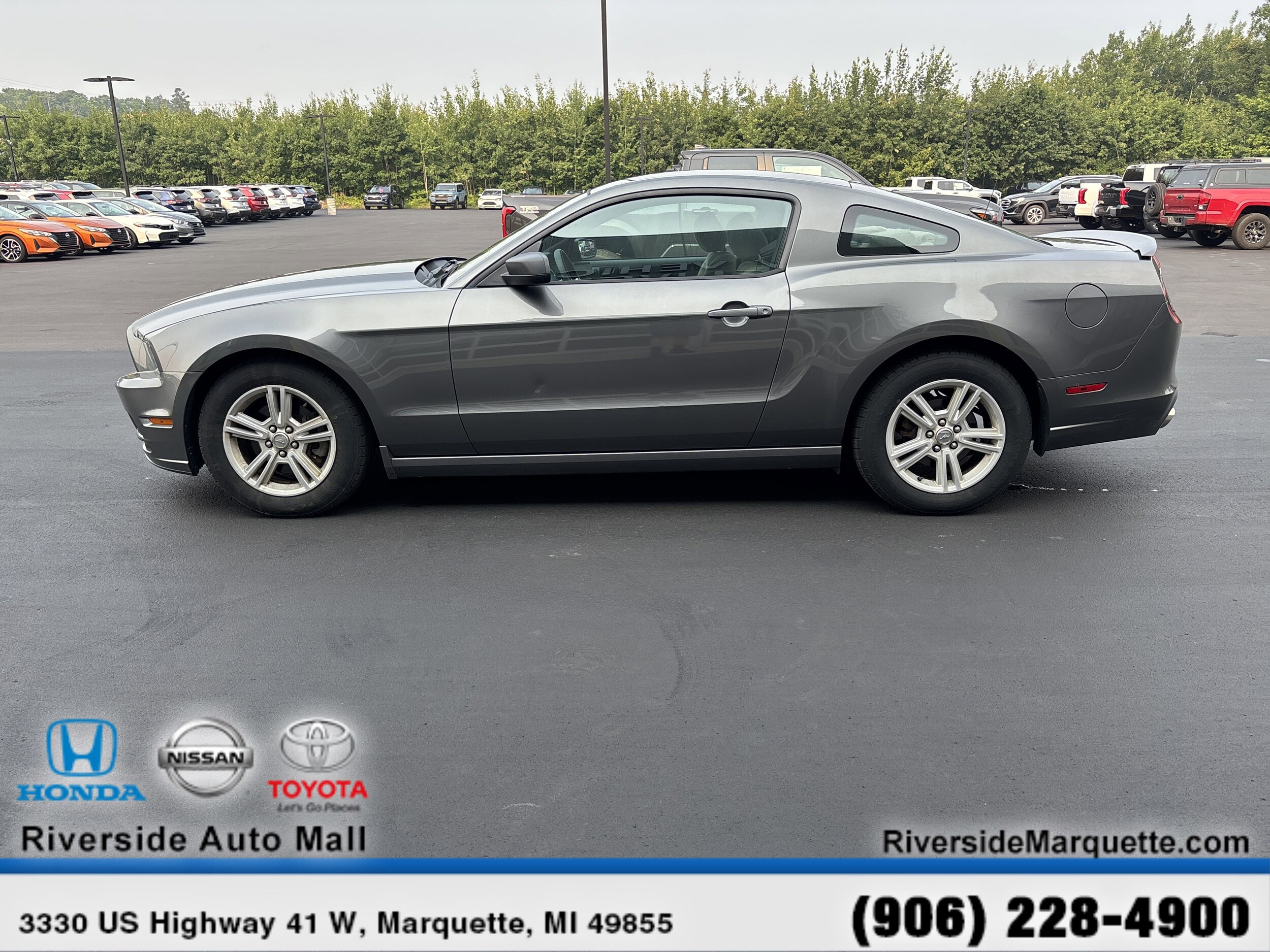 2013 Ford Mustang Base photo 4