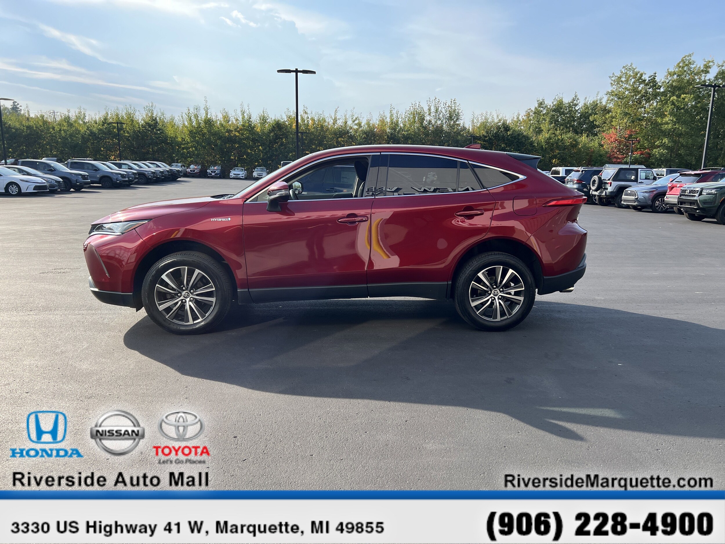 2021 Toyota Venza LE photo 3