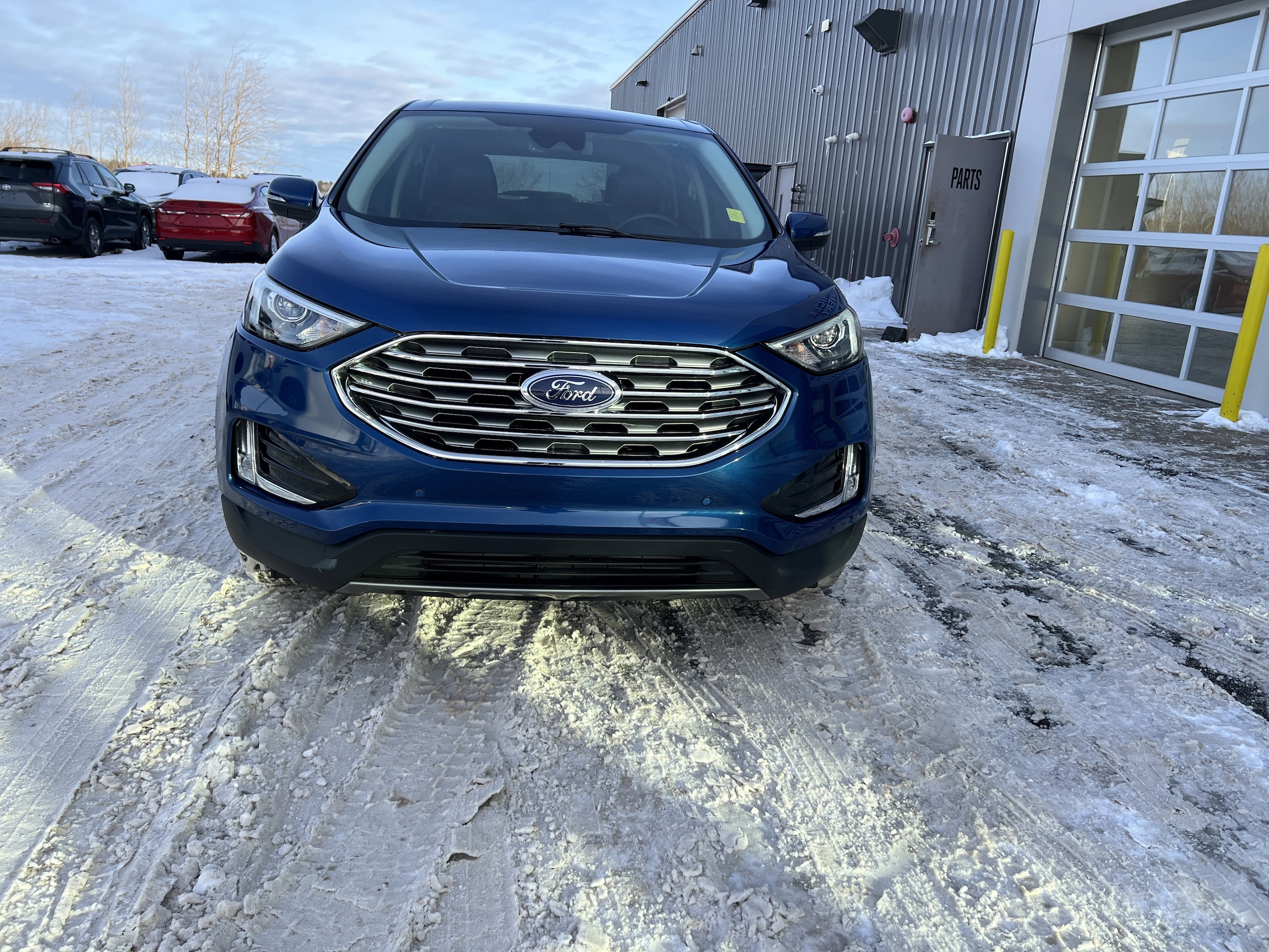 2024 Ford Edge Titanium's photo