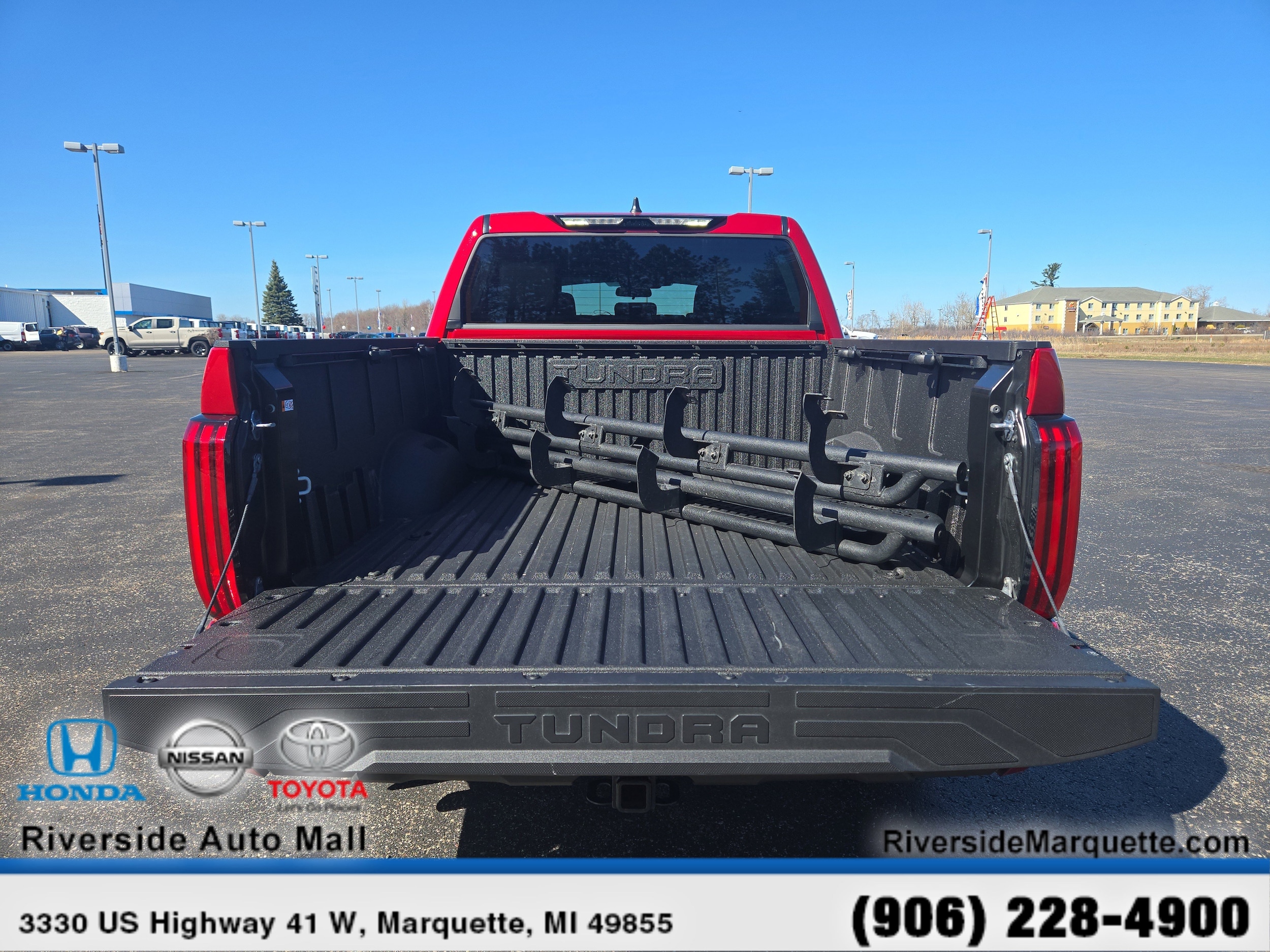 2025 Toyota Tundra SR5 - Photo 8