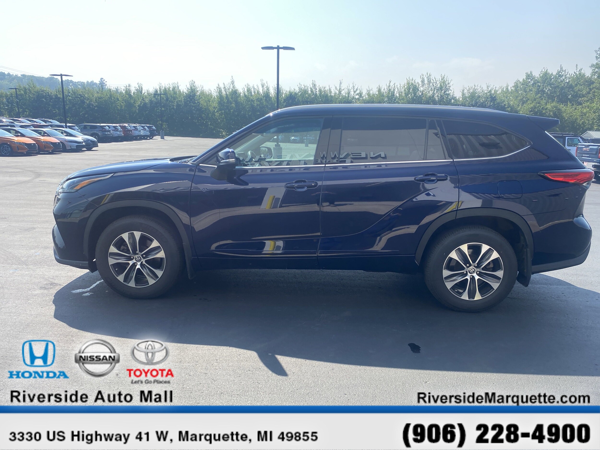 2022 Toyota Highlander XLE photo 4