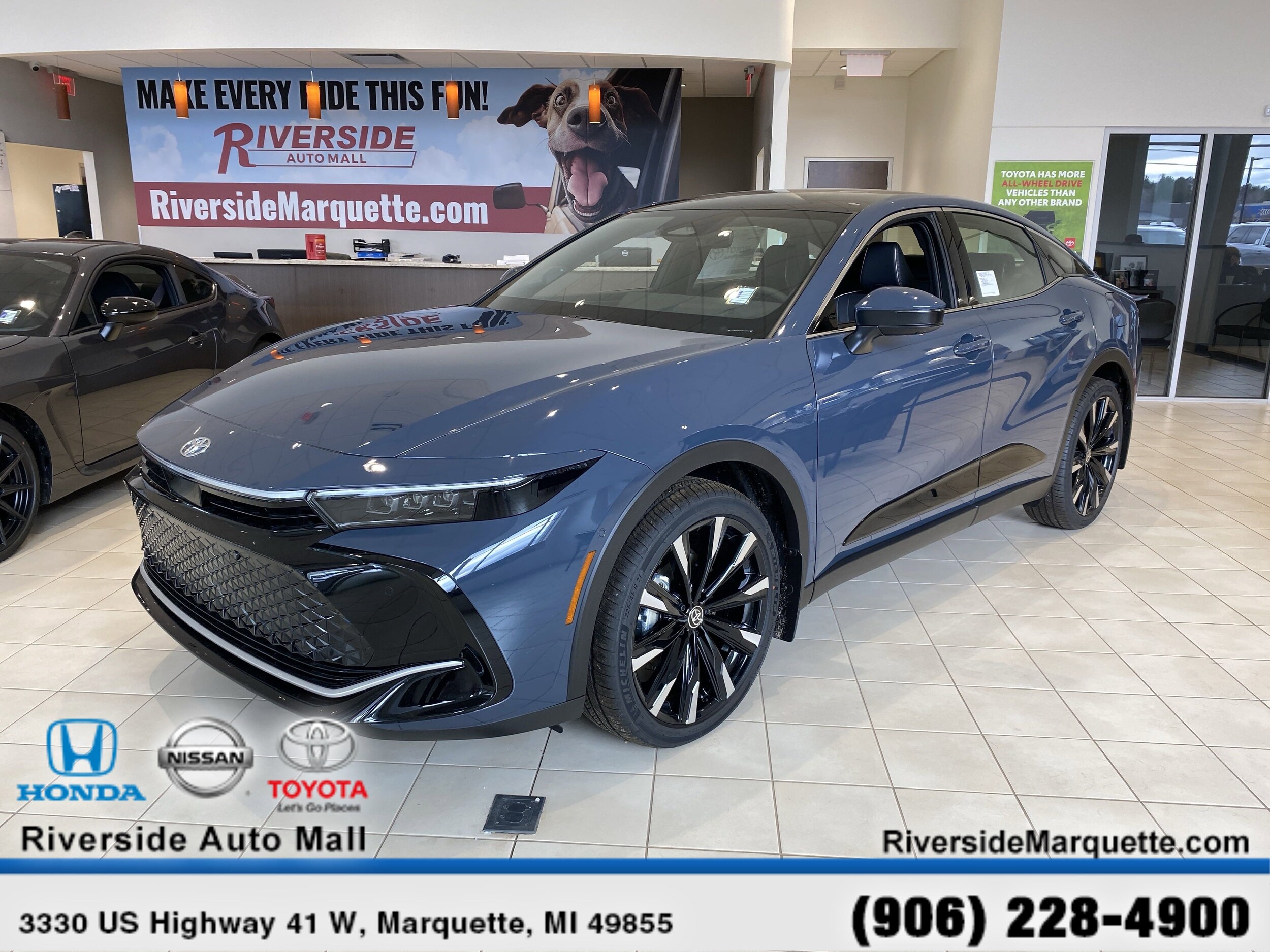 2025 Toyota Crown Platinum photo 3