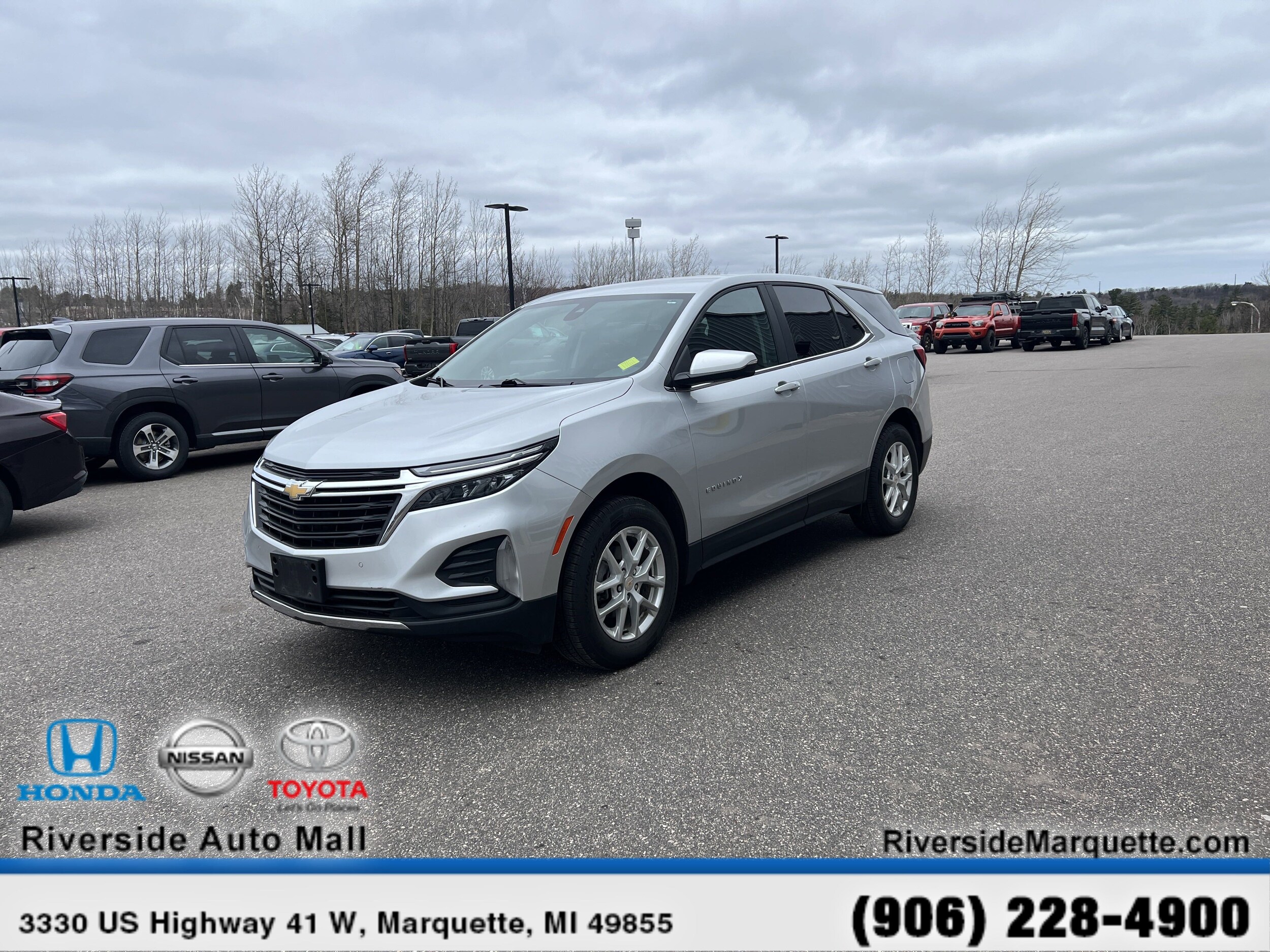 2022 Chevrolet Equinox LT photo 3