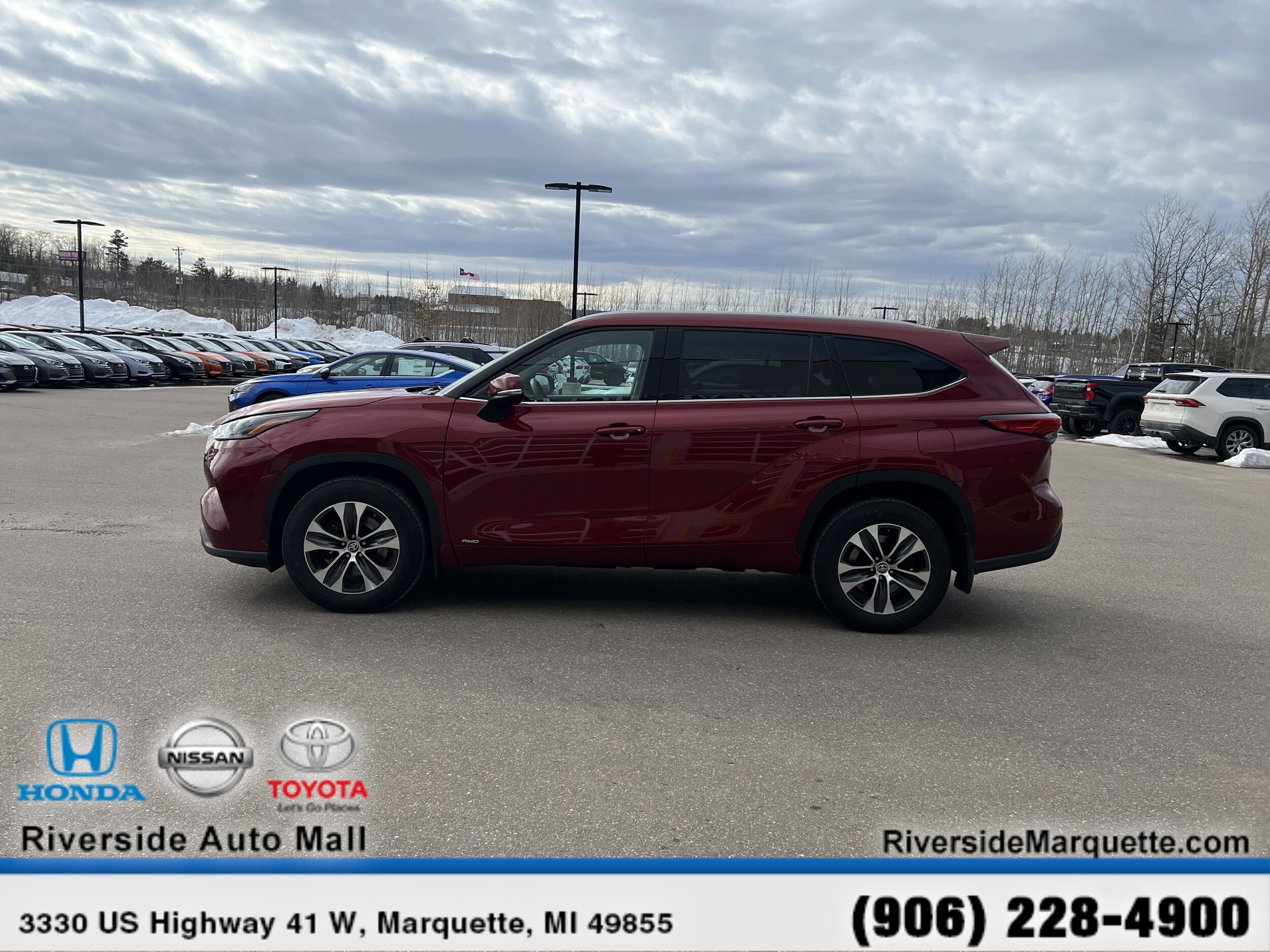 2022 Toyota Highlander Hybrid XLE photo 4