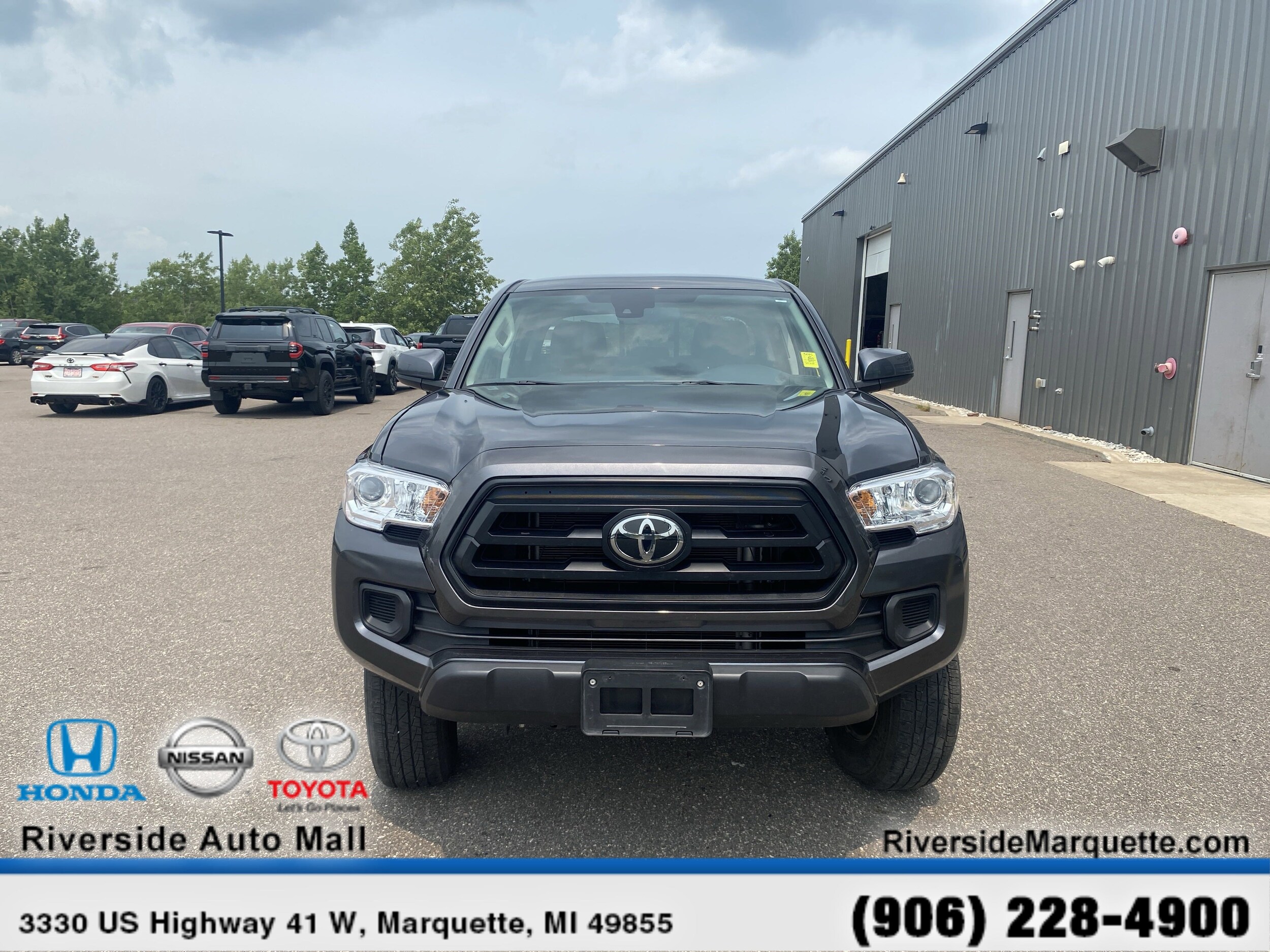 2022 Toyota Tacoma SR Double Cab V6 photo 2