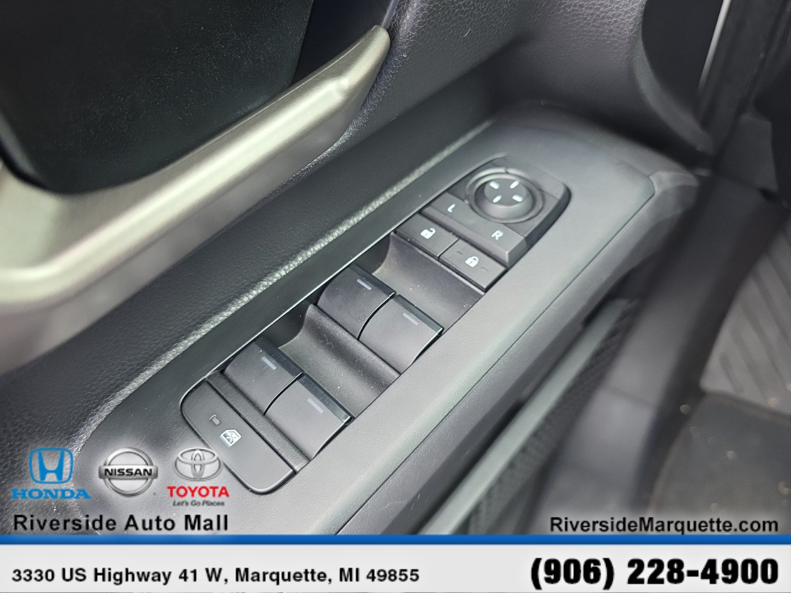 2024 Toyota Tacoma SR5 - Photo 23