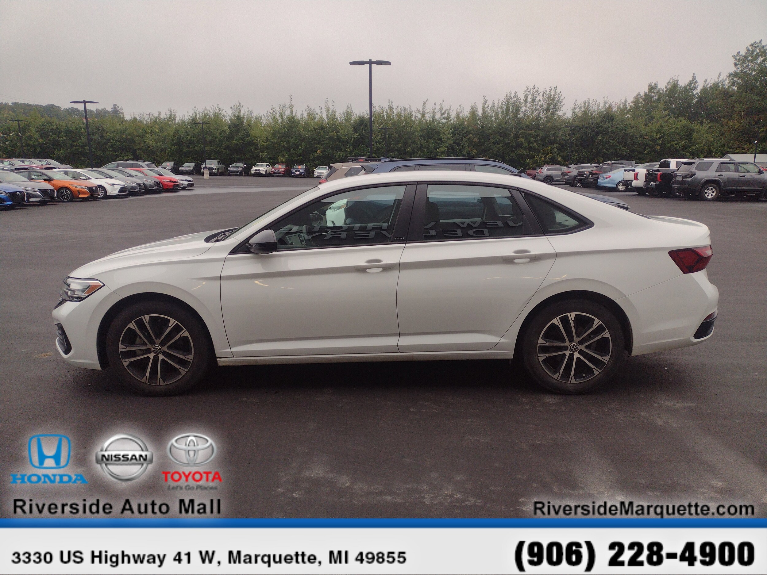 2024 Volkswagen Jetta Sport photo 3