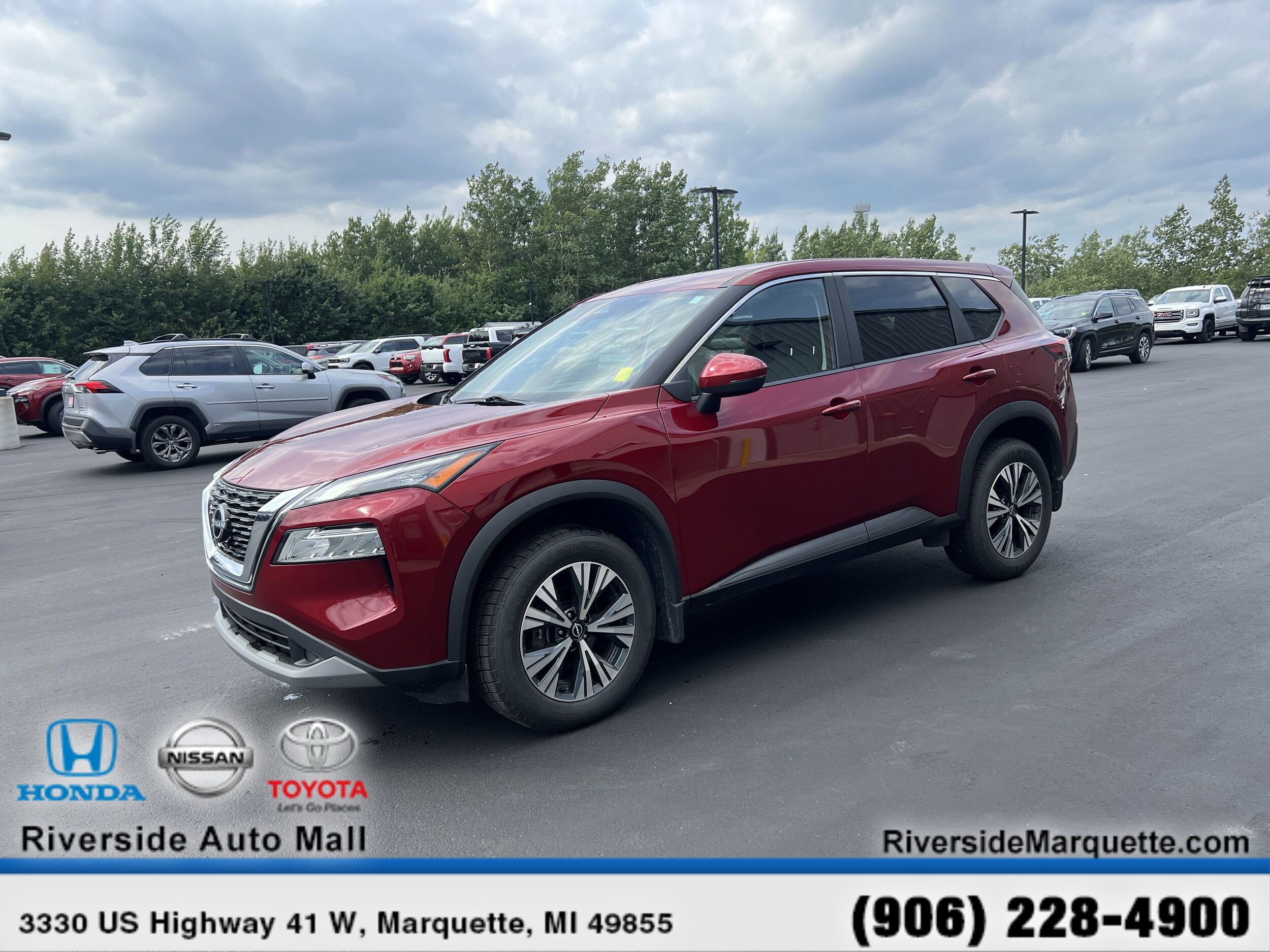 2023 Nissan Rogue SV photo 2