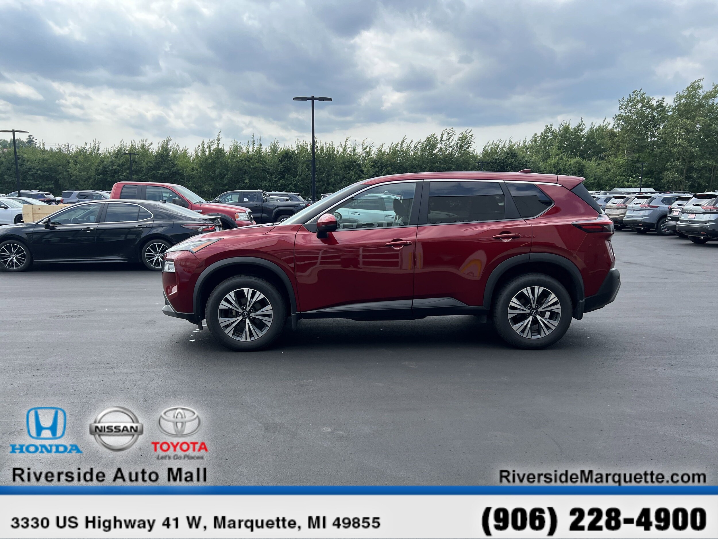 2023 Nissan Rogue SV photo 3