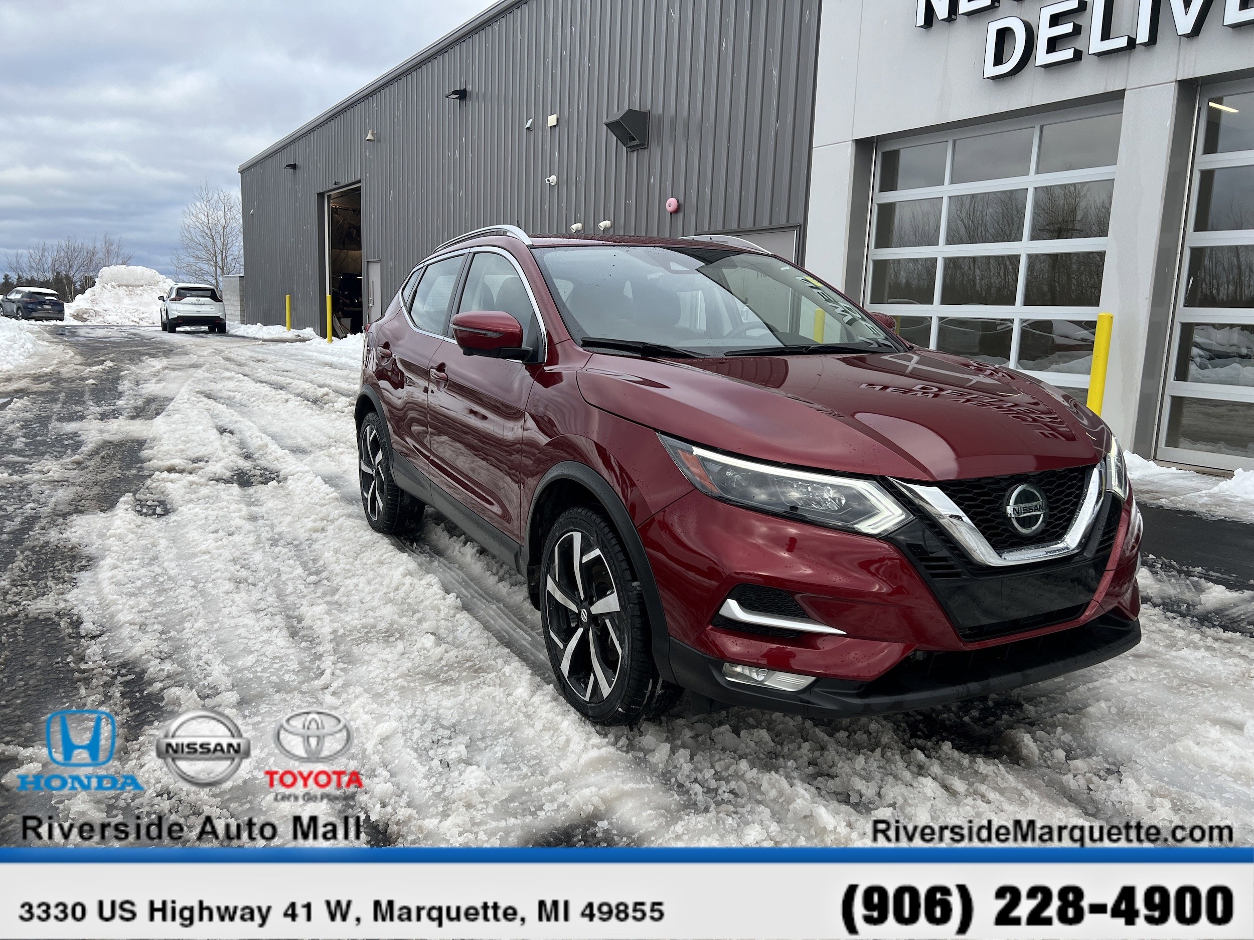 2022 Nissan Rogue Sport SL's photo
