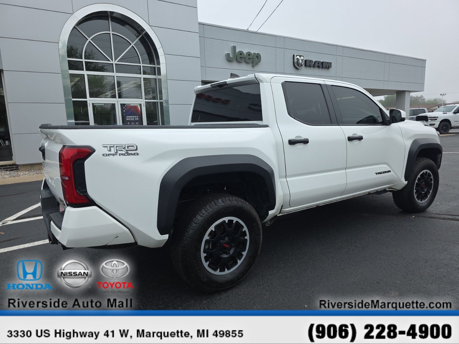 2024 Toyota Tacoma SR5 - Photo 10