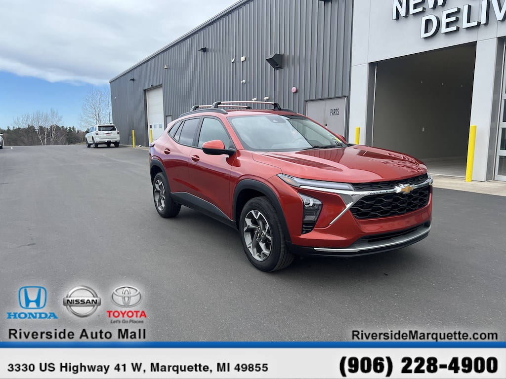 Used 2024 Chevrolet Trax FWD LT
