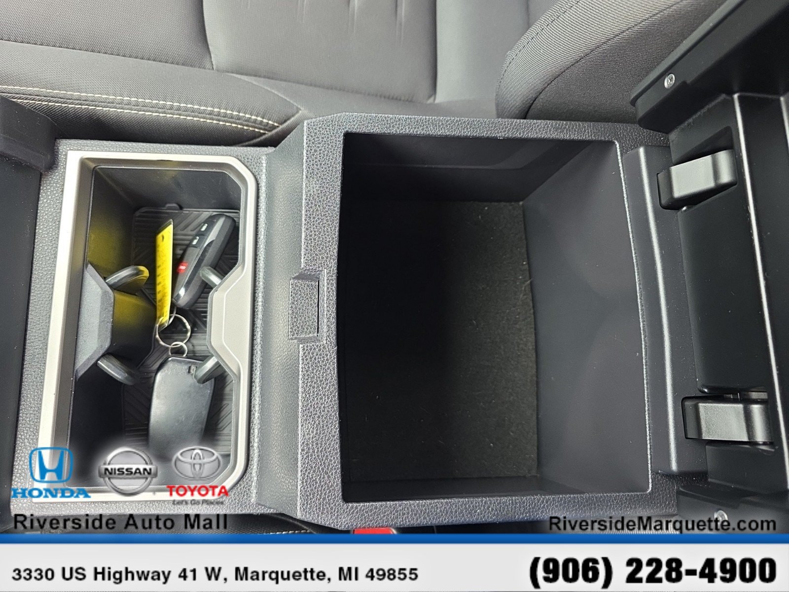 2024 Toyota Tacoma SR5 - Photo 20