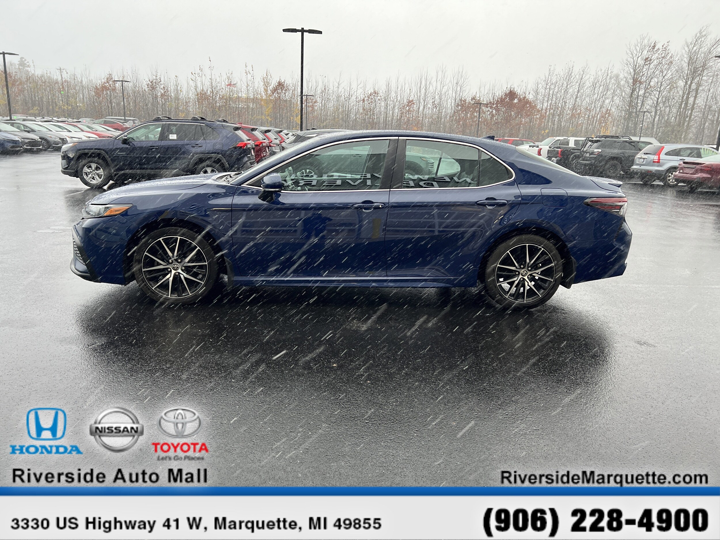 2023 Toyota Camry SE photo 4