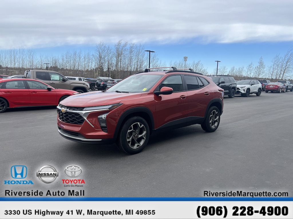 Used 2024 Chevrolet Trax FWD LT
