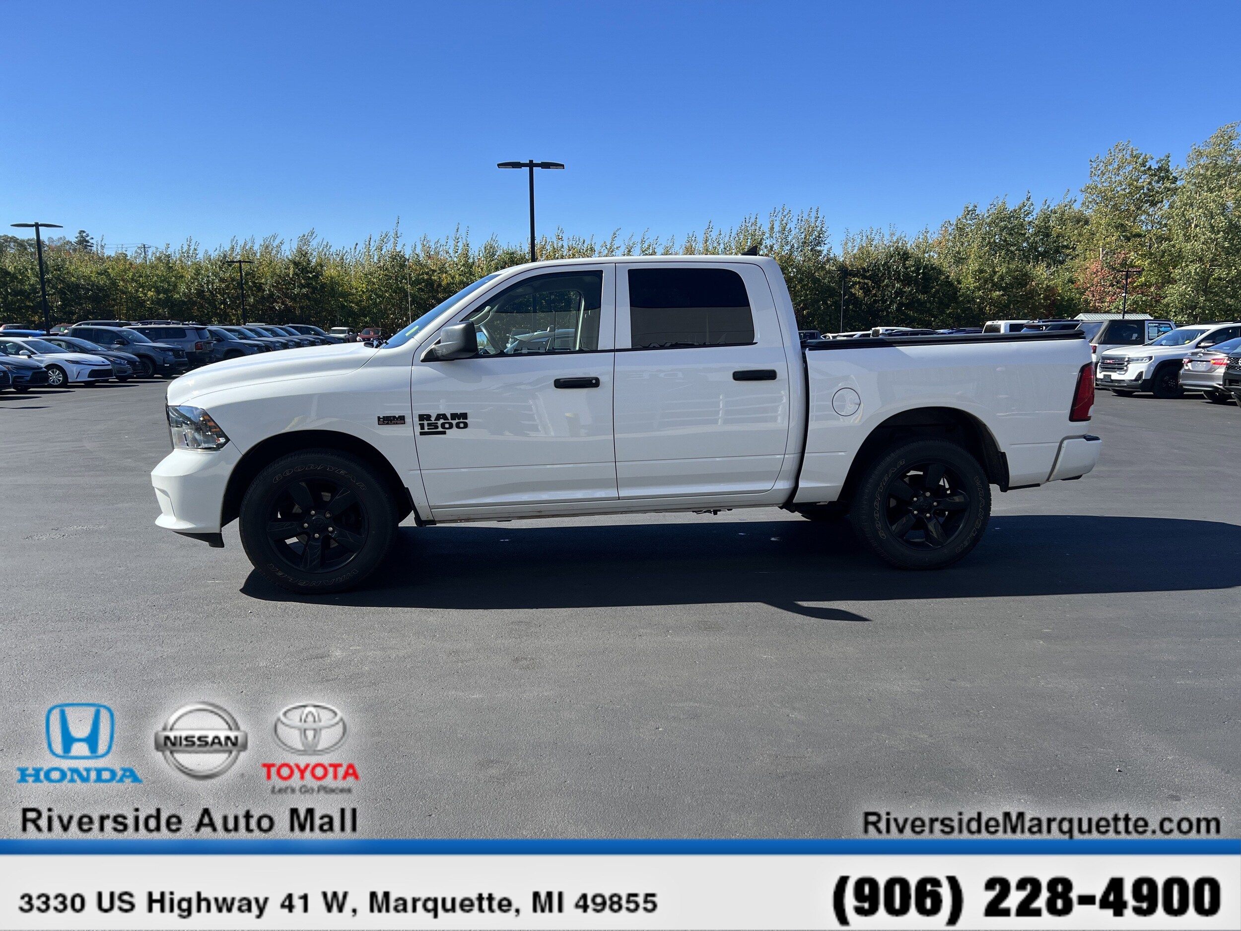 2023 Ram 1500 Classic Express photo 3