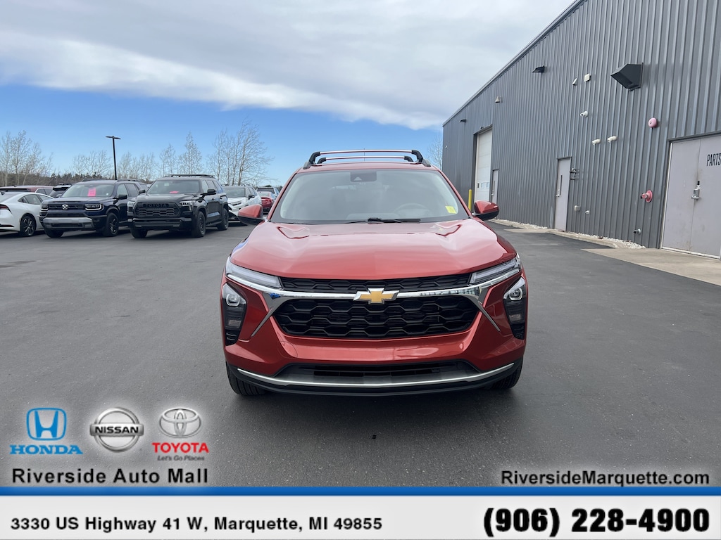 Used 2024 Chevrolet Trax FWD LT