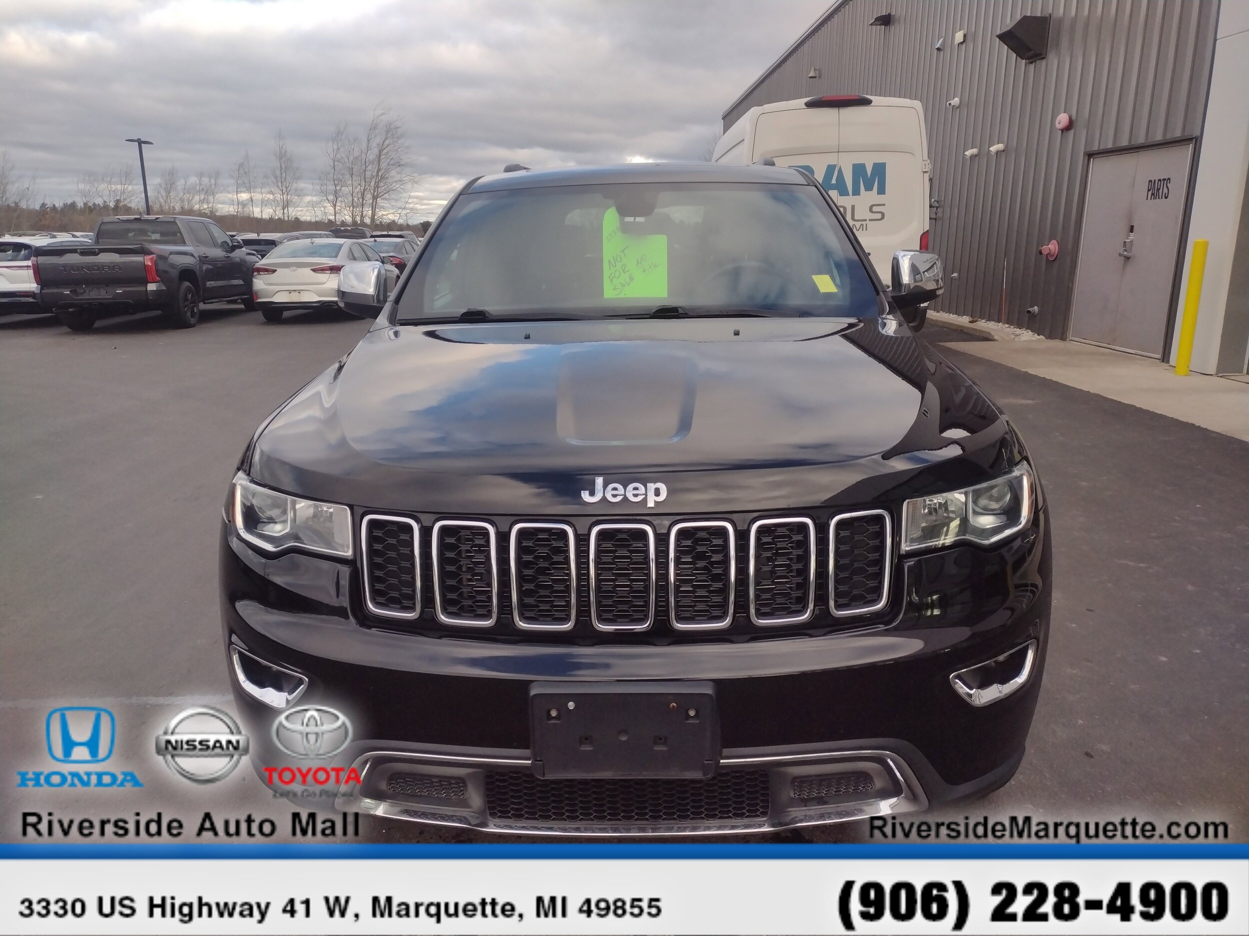 2017 Jeep Grand Cherokee Limited photo 2