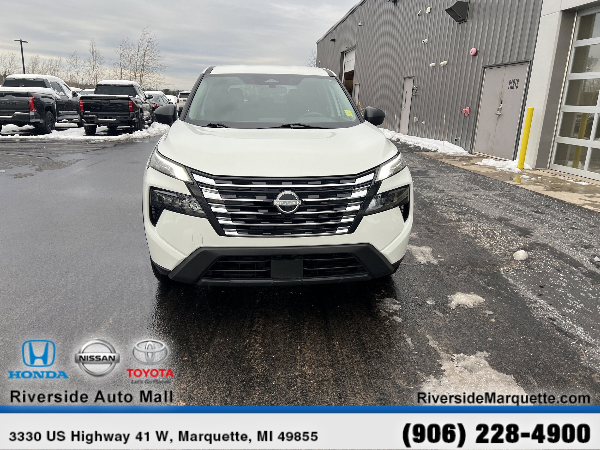 2024 Nissan Rogue S photo 2