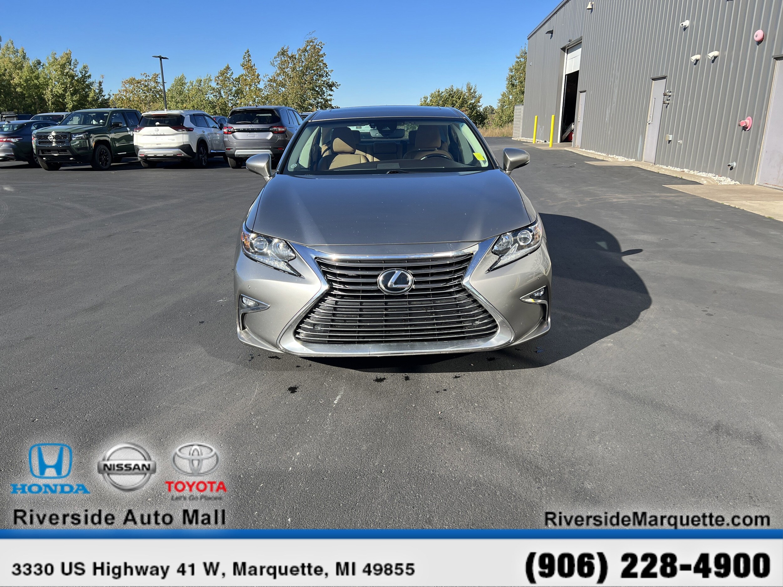 2016 Lexus ES 350 photo 2