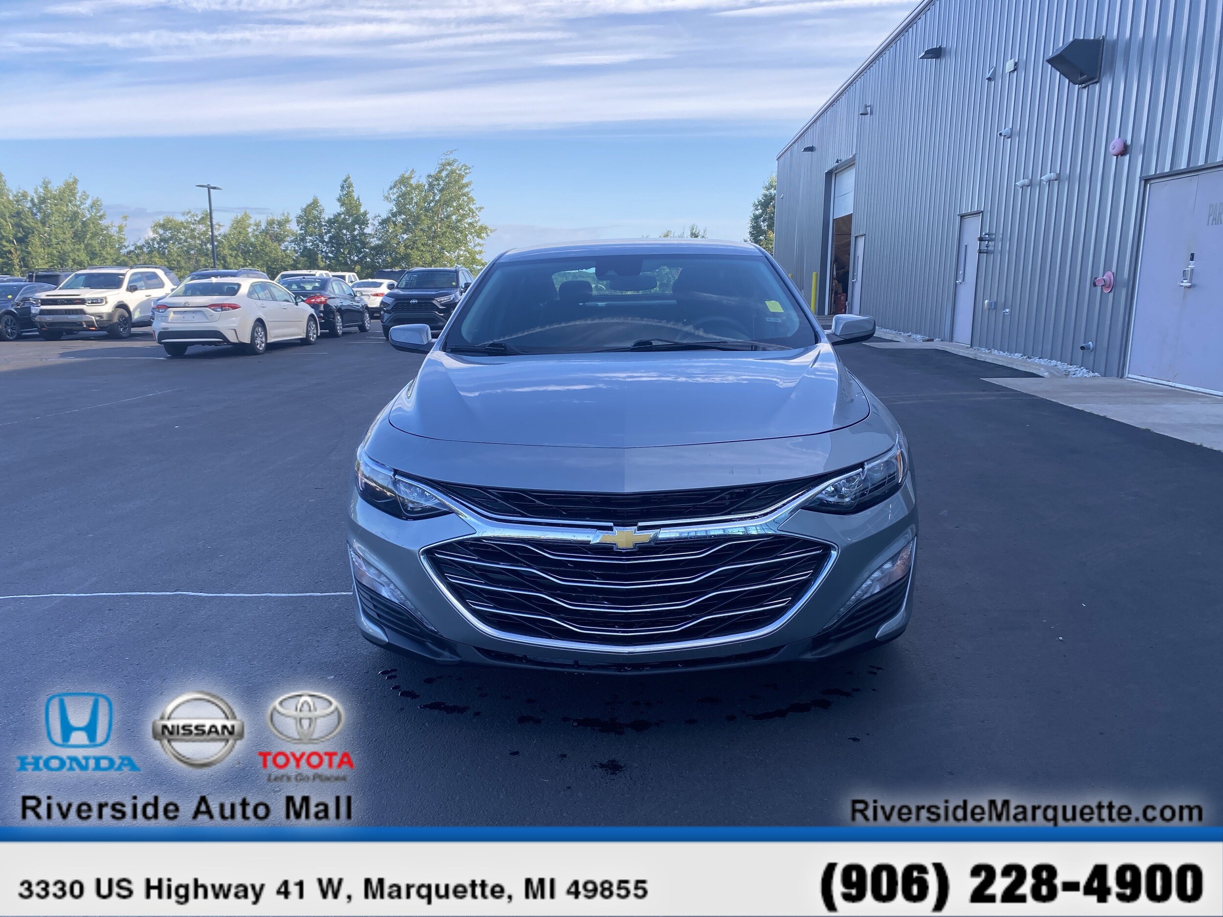 2025 Chevrolet Malibu 1LT photo 2