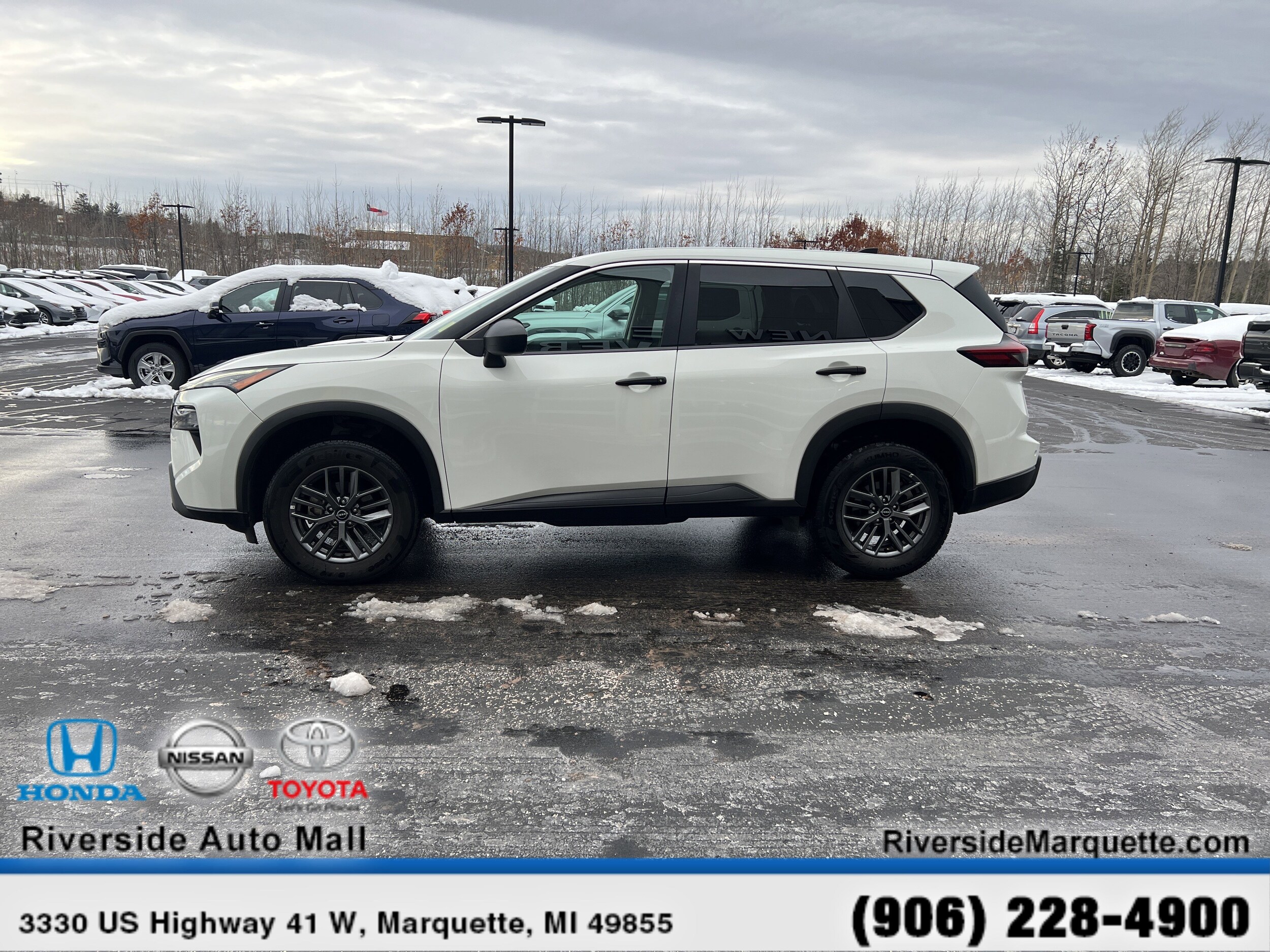 2024 Nissan Rogue S photo 4