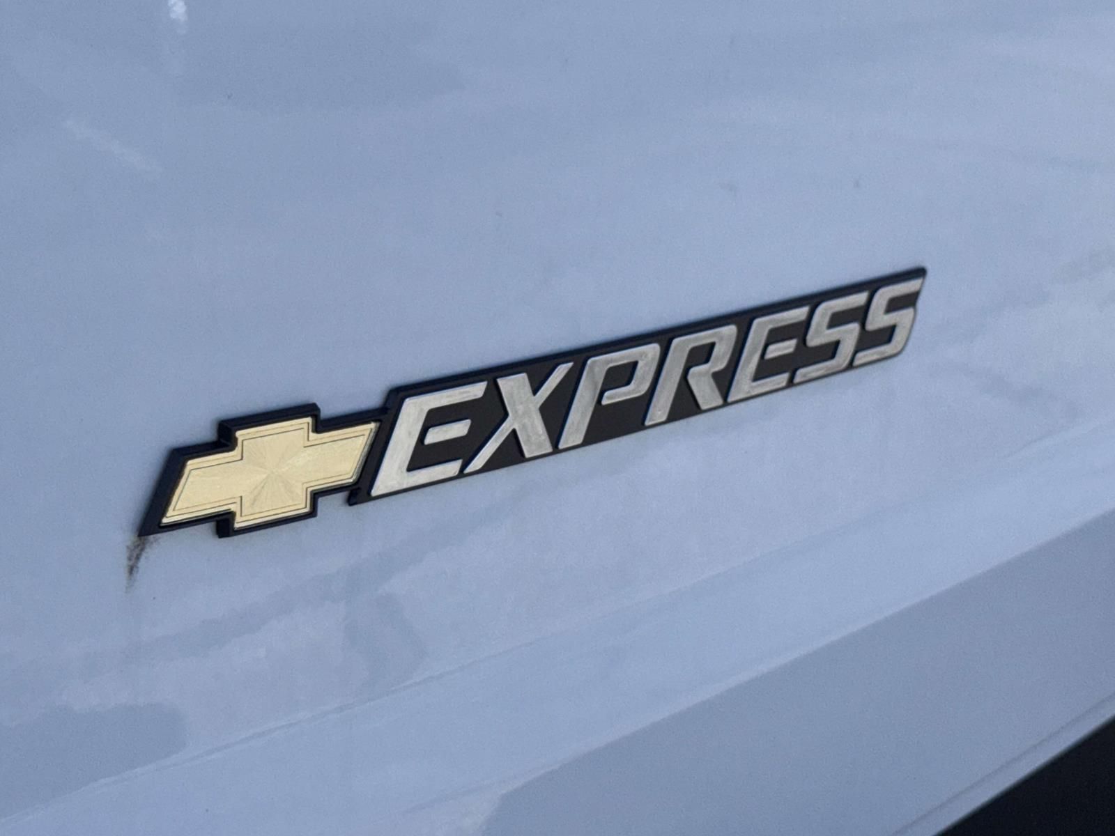2025 Chevrolet Express Cargo Work Van - Photo 25