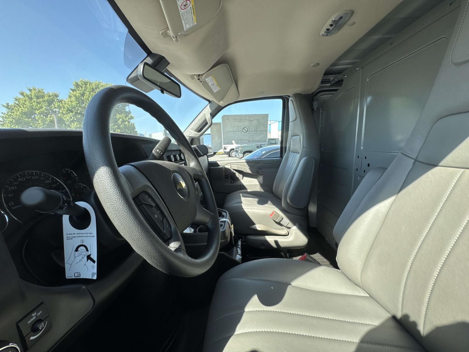 2025 Chevrolet Express Cargo Work Van - Photo 18