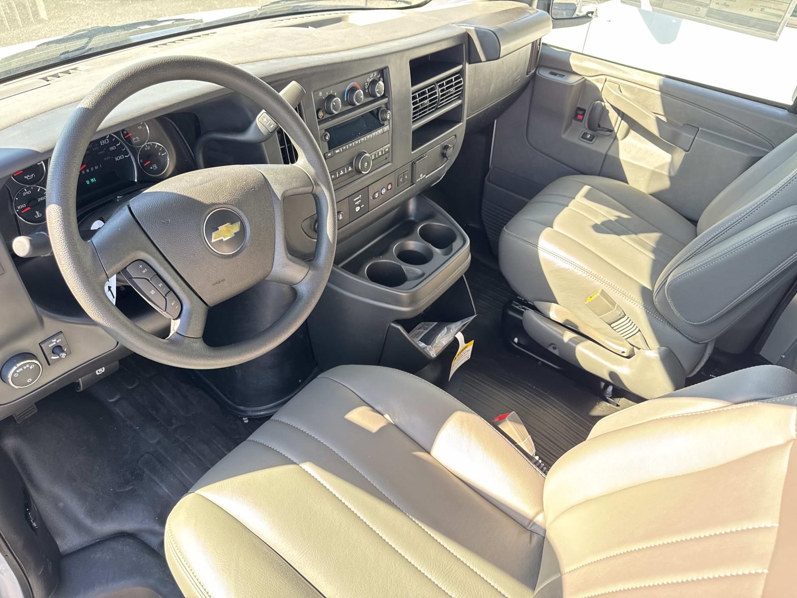 2025 Chevrolet Express Cargo Work Van - Photo 19