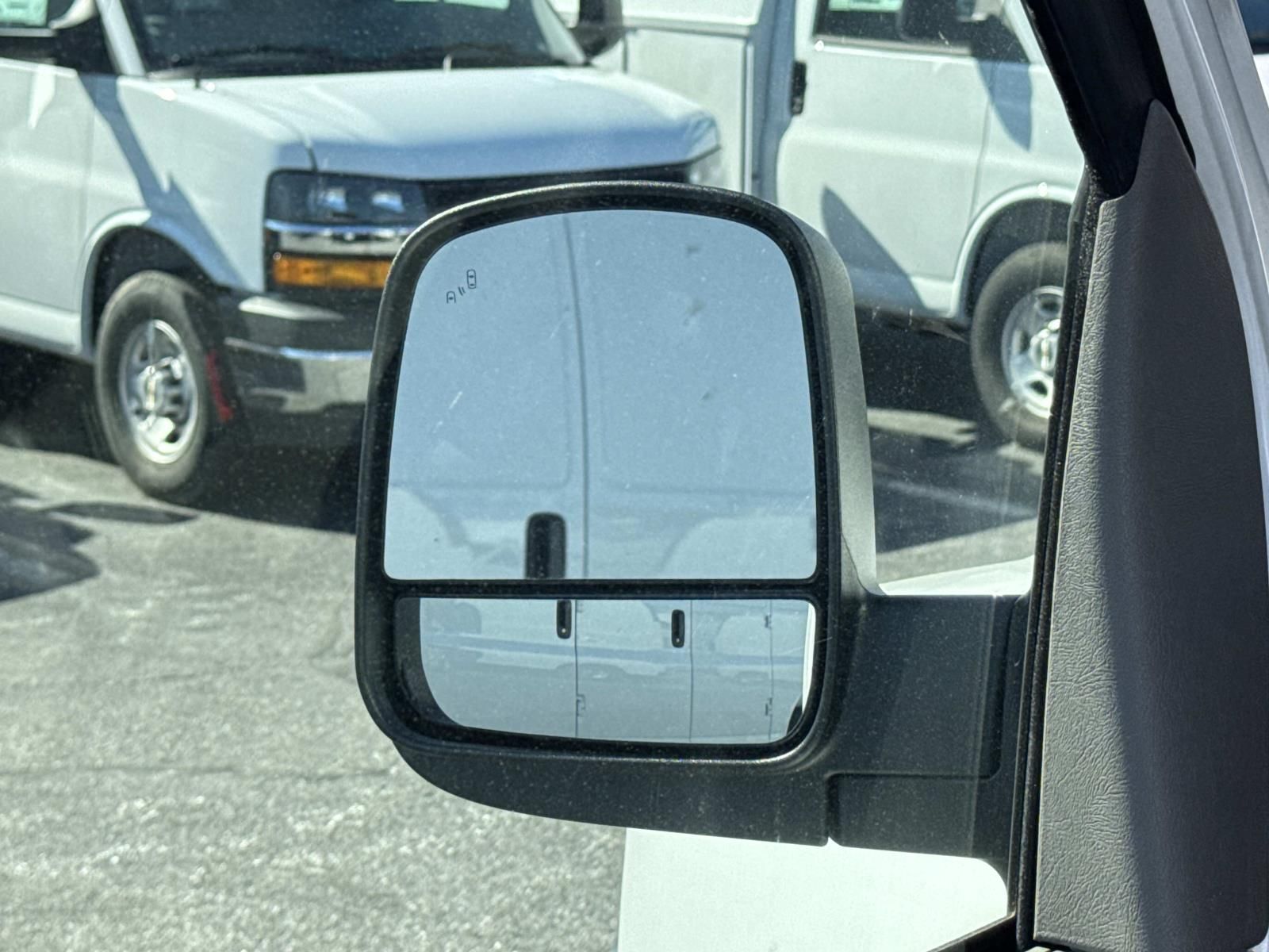 2025 Chevrolet Express Cargo Work Van - Photo 16