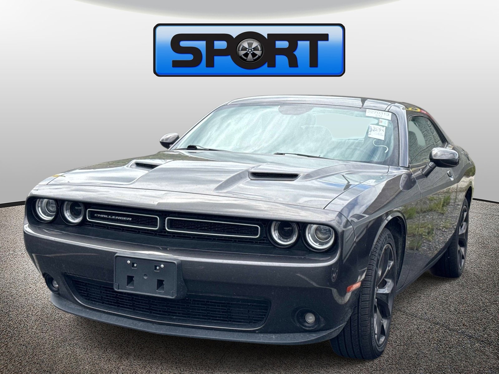 2017 Dodge Challenger SXT Plus's photo