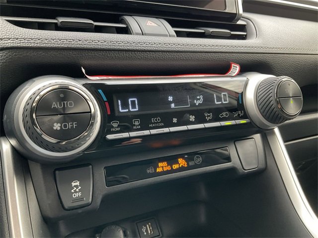 Thumbnail: 2025 Toyota RAV4 - 23