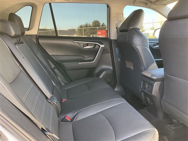 Thumbnail: 2022 Toyota RAV4 - 17