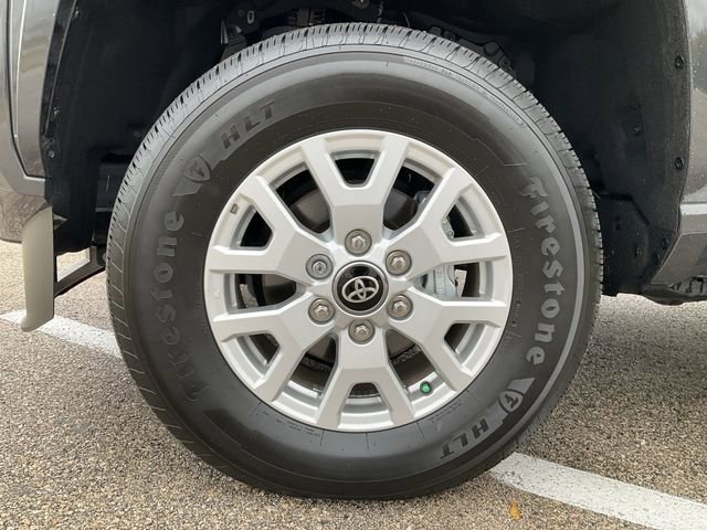 2025 Toyota Tacoma SR5 - Photo 12