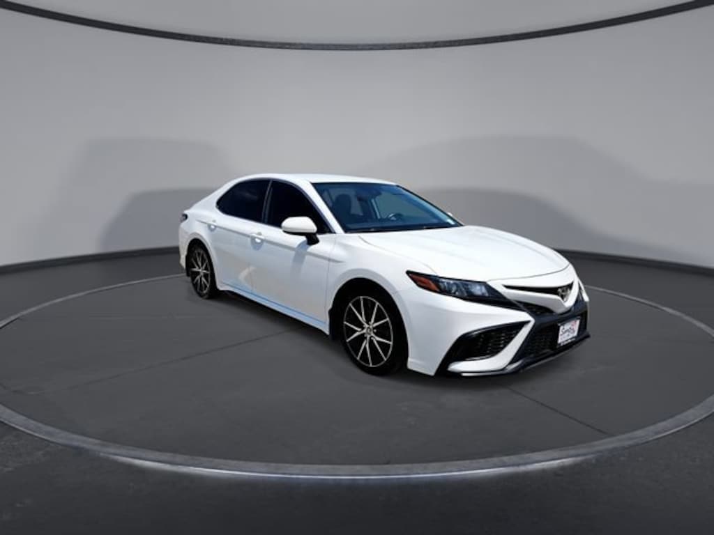 Used 2021 Toyota Camry SE Sedan