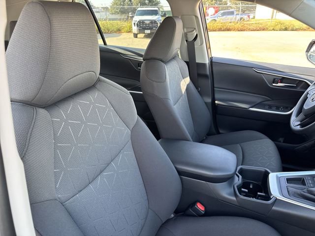 Thumbnail: 2025 Toyota RAV4 - 17