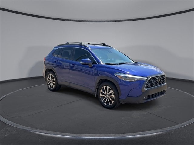 Used 2022 Toyota Corolla Cross XLE with VIN 7MUEAAAG6NV003001 for sale in Northfield, Minnesota