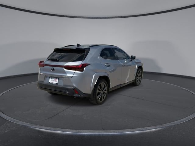 Thumbnail: 2023 Lexus UX - 8