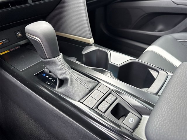 2025 Toyota Camry SE 23