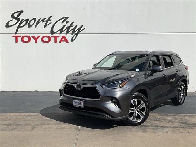 Thumbnail: 2021 Toyota Highlander - 1