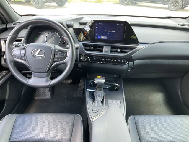 Thumbnail: 2023 Lexus UX - 19