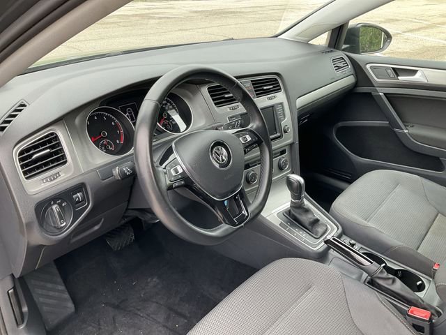 Thumbnail: 2016 Volkswagen Golf - 10