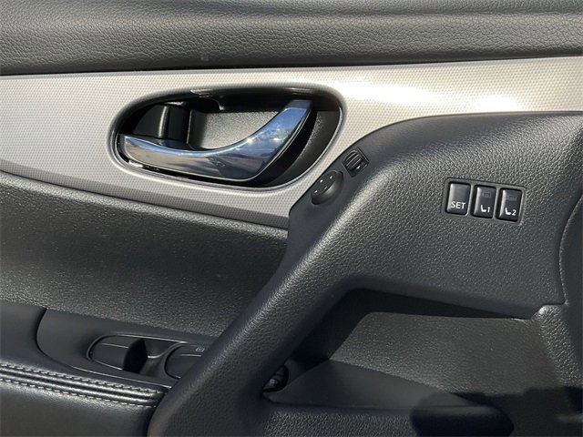 Thumbnail: 2020 Nissan Rogue Sport - 14