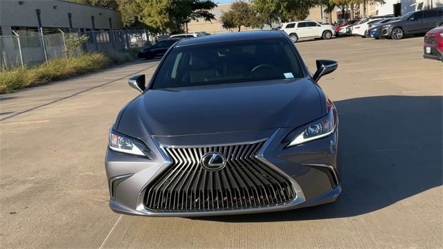 Thumbnail: 2020 Lexus ES - 3